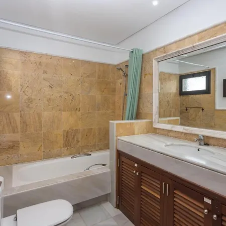 Lightbooking Gisher Lanzarote בקתה *