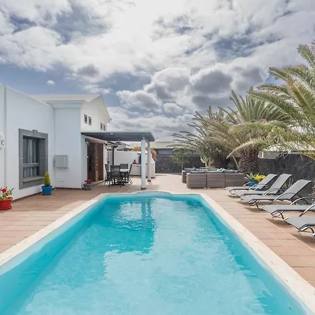 Lightbooking Gisher Lanzarote בקתה *